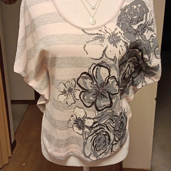 FRESH BREWED PINK AND GRAY STRIPED FLORAL GLITTER TOP - Picture 2 of 6